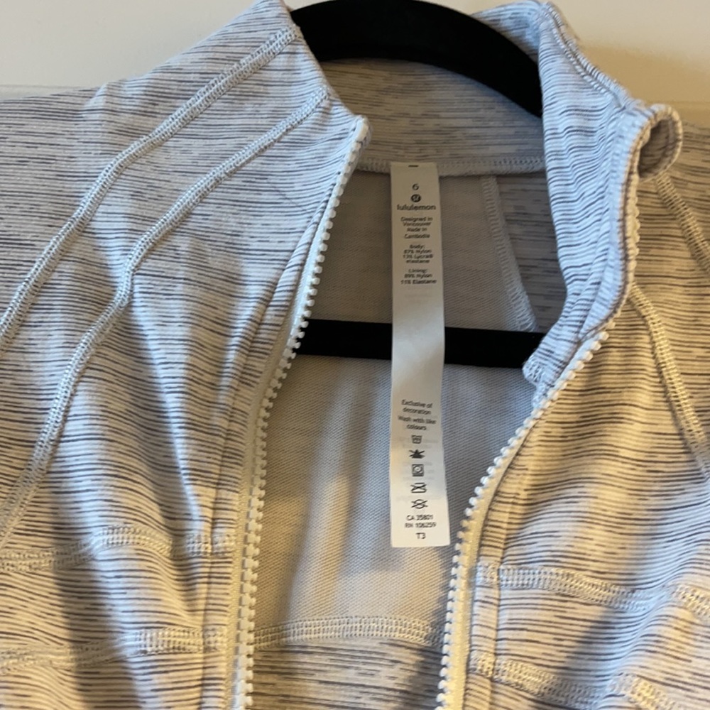 Lululemon Define Jacket - Picture 2 of 4